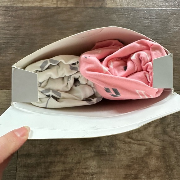 New Brolex 2 pack of ultra soft knit crib sheets - Picture 3 of 5